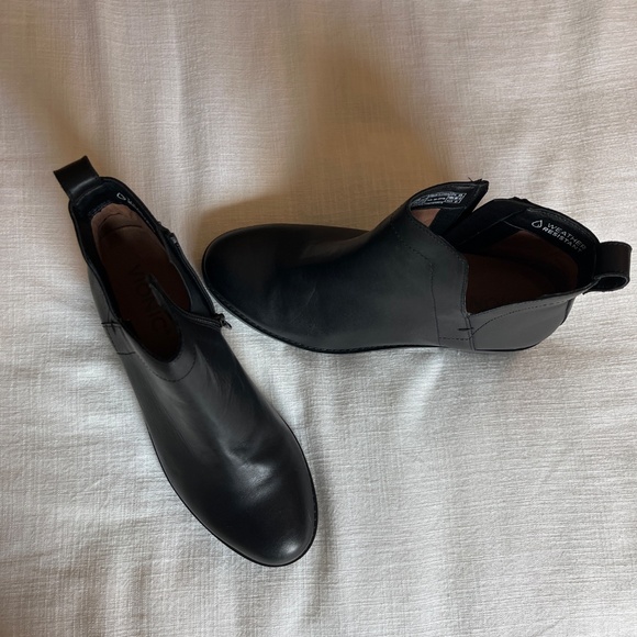 Vionic Leather Bootie - Picture 7 of 7